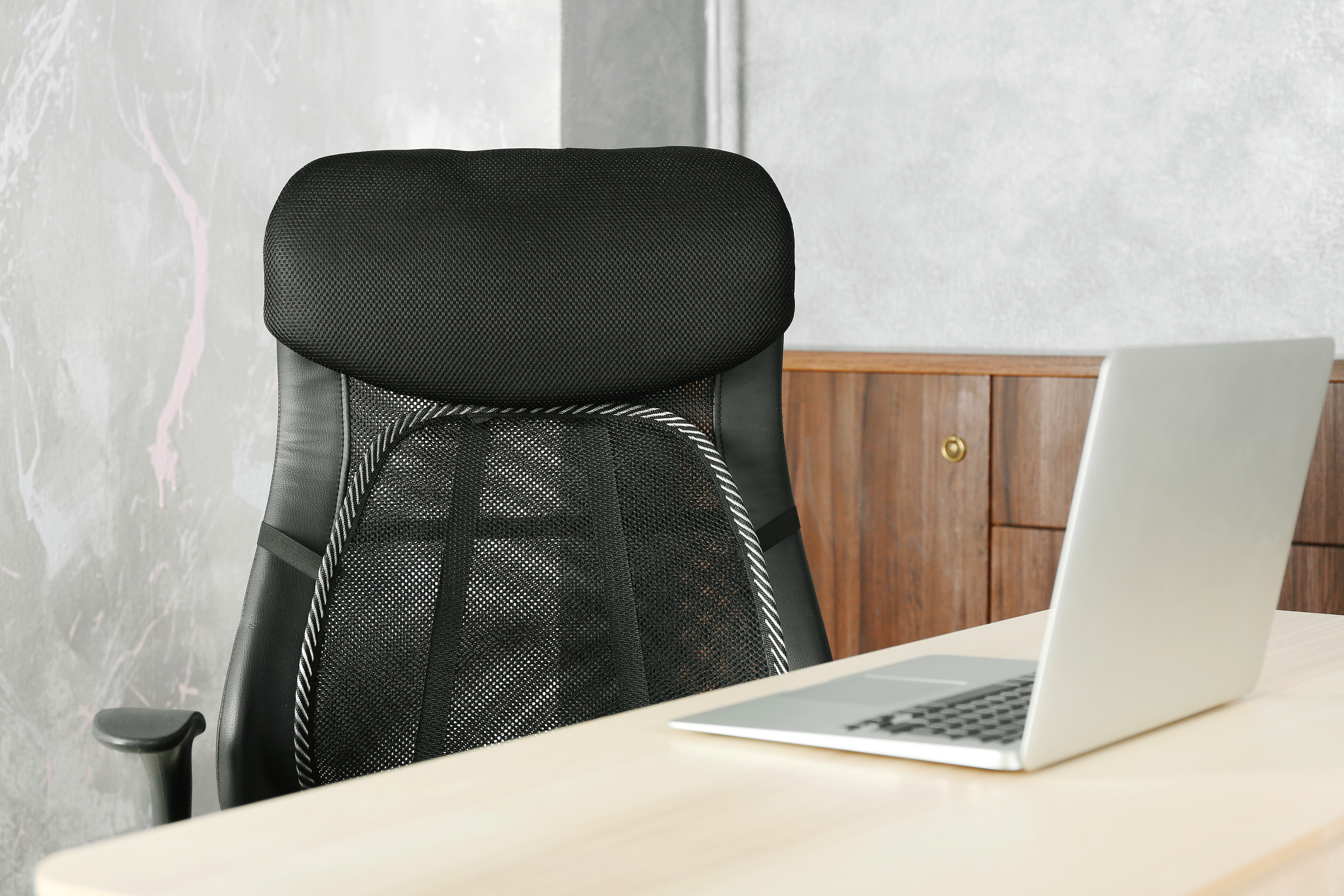 5 BENEFITS OF USING MESH OFFICE CHAIRS